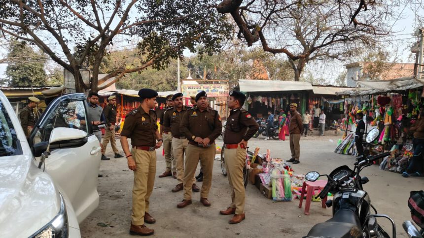 Hardoi News: लूट की घटना स्थल का आईजी ने किया निरीक्षण खुलासे के लिए 3 टीमें गठित