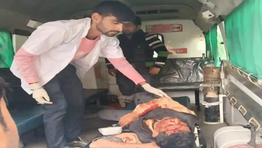 Hardoi News: दो बाइके आपस मे टकराई, चाचा भतीजा घायल, हरदोई-सांडी मार्ग पर ककेडी में हुआ हादसा…