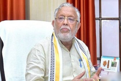 सुरेश कुमार खन्ना ने जनपदवासियों को होली की हार्दिक बधाई एवं शुभकामनाएँ दीं