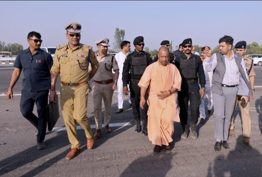 Hardoi News: मुख्यमंत्री ने प्रधानमंत्री के प्रस्तावित आगमन की तैयारियों का किया स्थलीय निरीक्षण