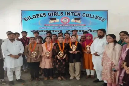 Hardoi News: टापर छात्र-छात्राओं को किया गया सम्मानित